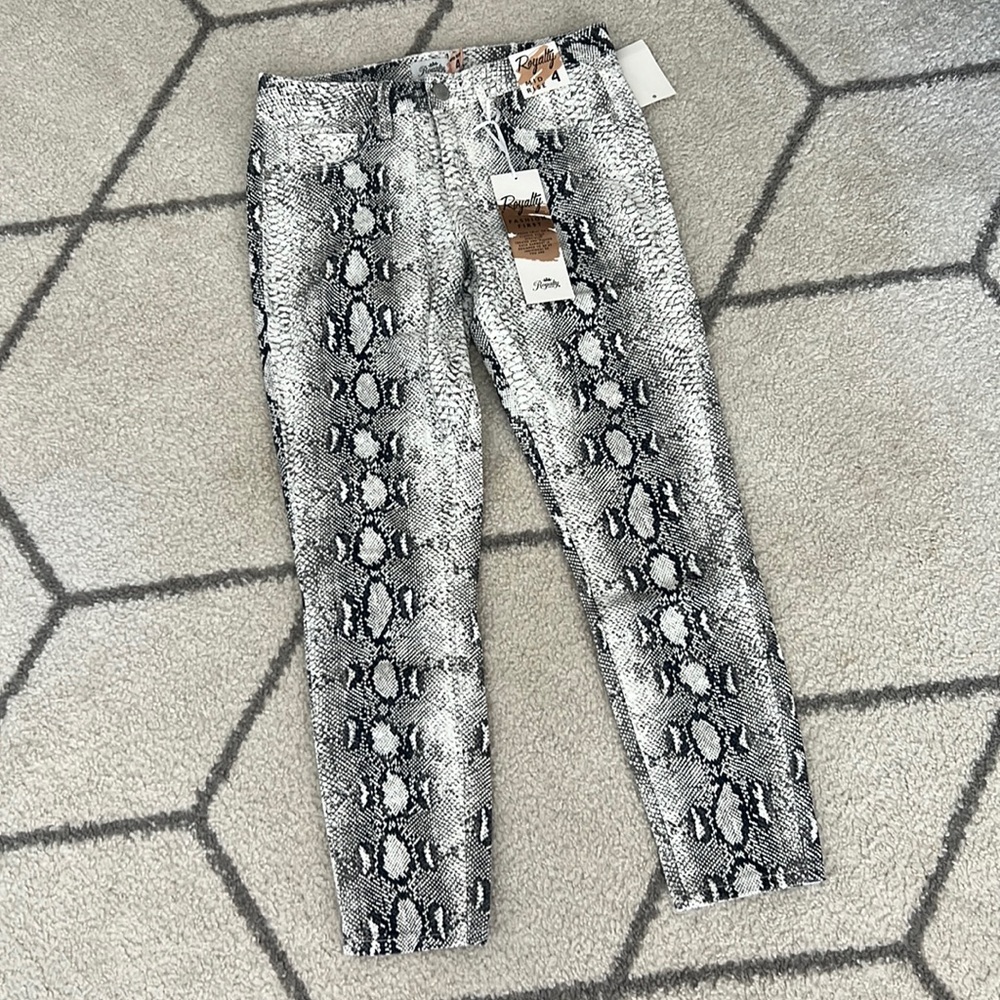NWT Royalty Ankle Denim 🐍